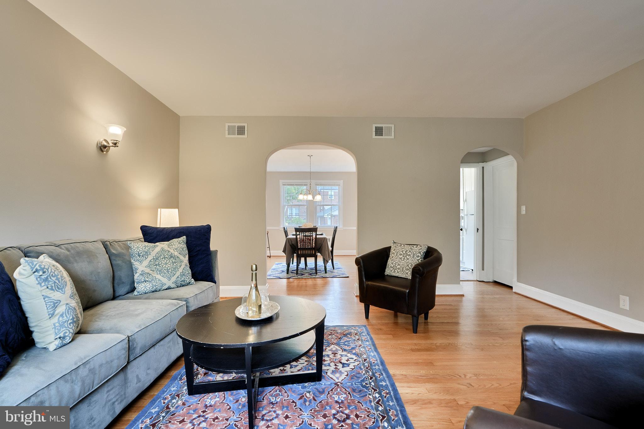 217 Dumbarton Road Baltimore, MD 21212 - Photo 7 of 55 Gleaming Hwd Flrs!