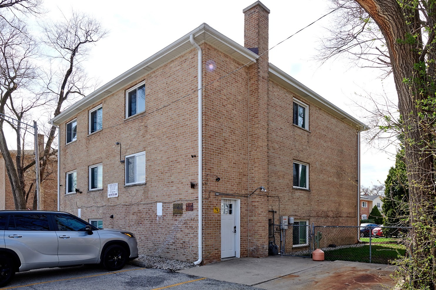 8805 Dee Road, Unit GN Des Plaines, IL 60016 - Photo 3 of 5