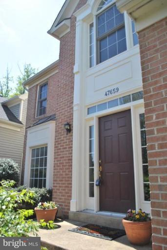 47659 Rhyolite Place Sterling, VA 20165 - Photo 4 of 25 Lovely brick front home.