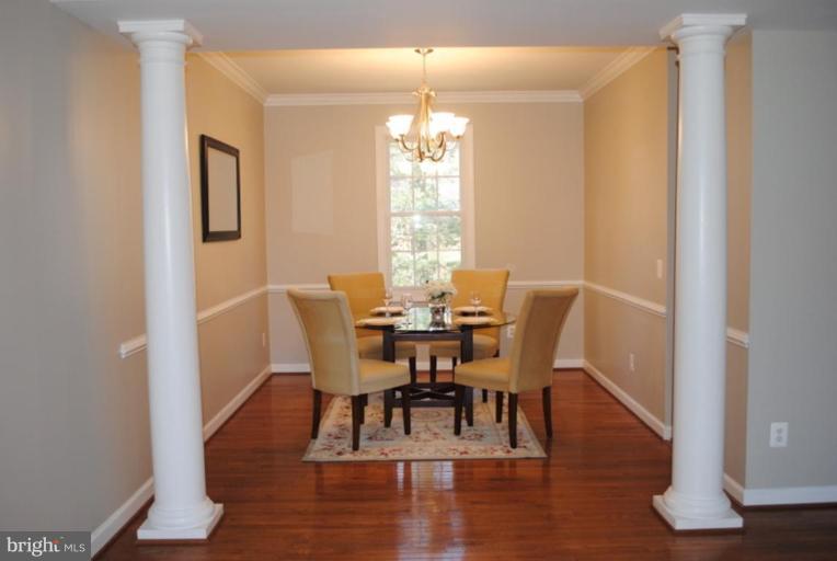 47659 Rhyolite Place Sterling, VA 20165 - Photo 6 of 25 Elegant Dining Room