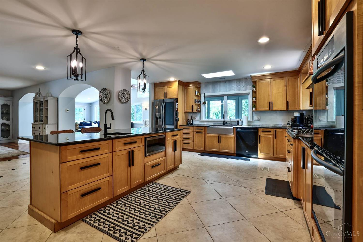 572 Locust Corner Road Cincinnati, OH 45245 - Photo 17 of 80 Gallery Image 17