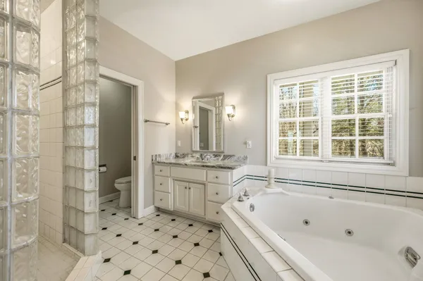$1,295,000 | 6121 Sandy Cove, Luxemburg, WI 54217