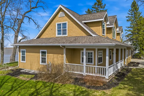 $1,295,000 | 6121 Sandy Cove, Luxemburg, WI 54217