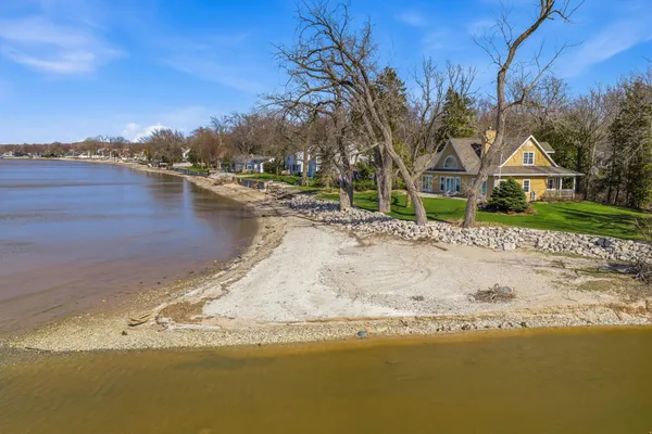 $1,295,000 | 6121 Sandy Cove, Luxemburg, WI 54217