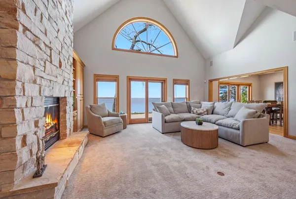 $1,295,000 | 6121 Sandy Cove, Luxemburg, WI 54217