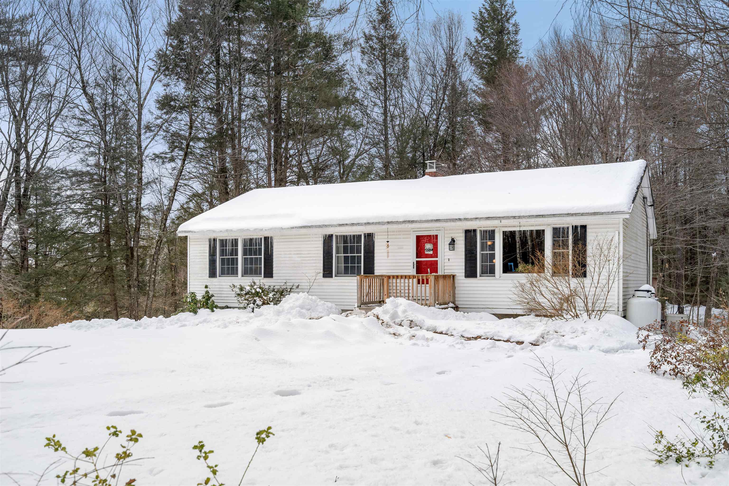 187 Lull Road Weare, NH 03281 - Photo 2 of 29