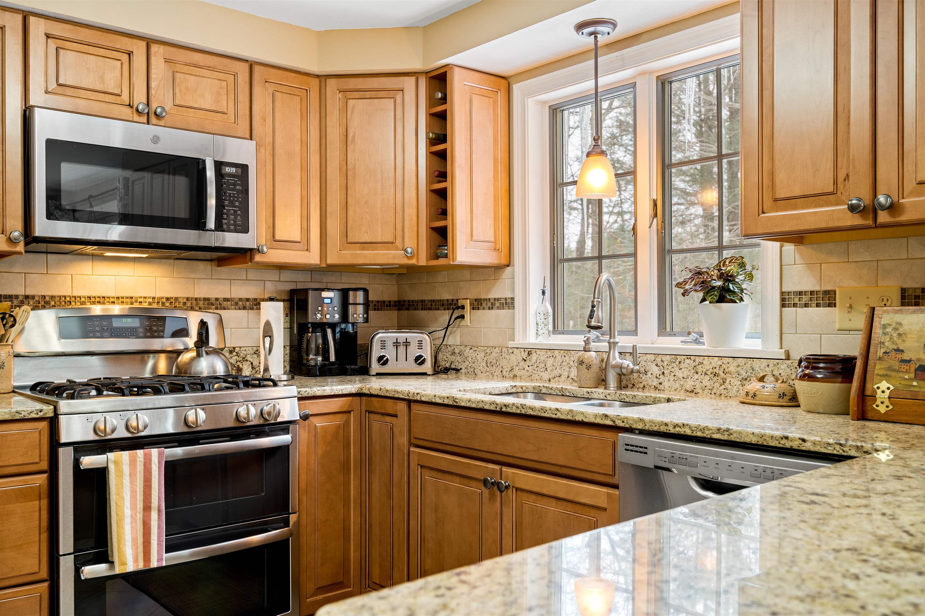 187 Lull Road Weare, NH 03281 - Photo 9 of 29