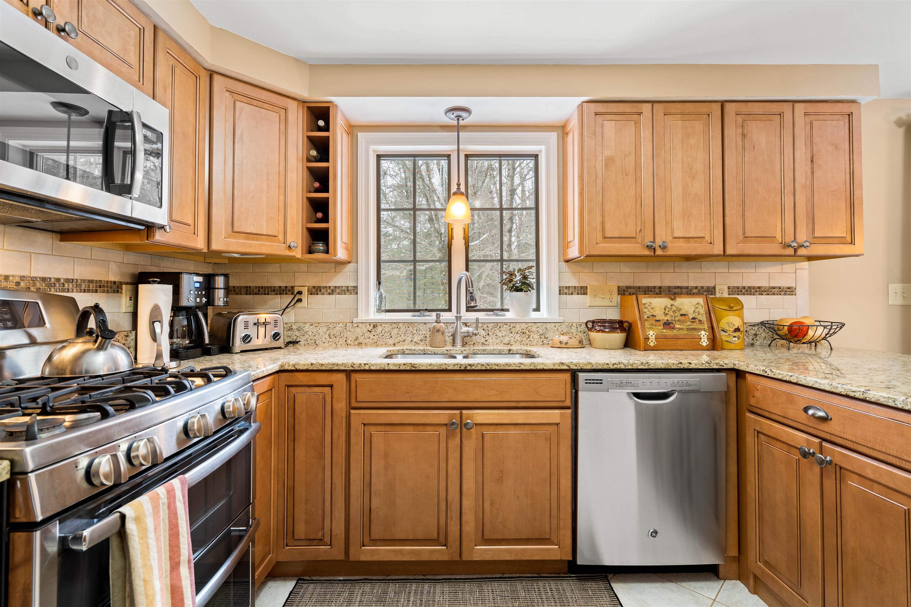 187 Lull Road Weare, NH 03281 - Photo 10 of 29