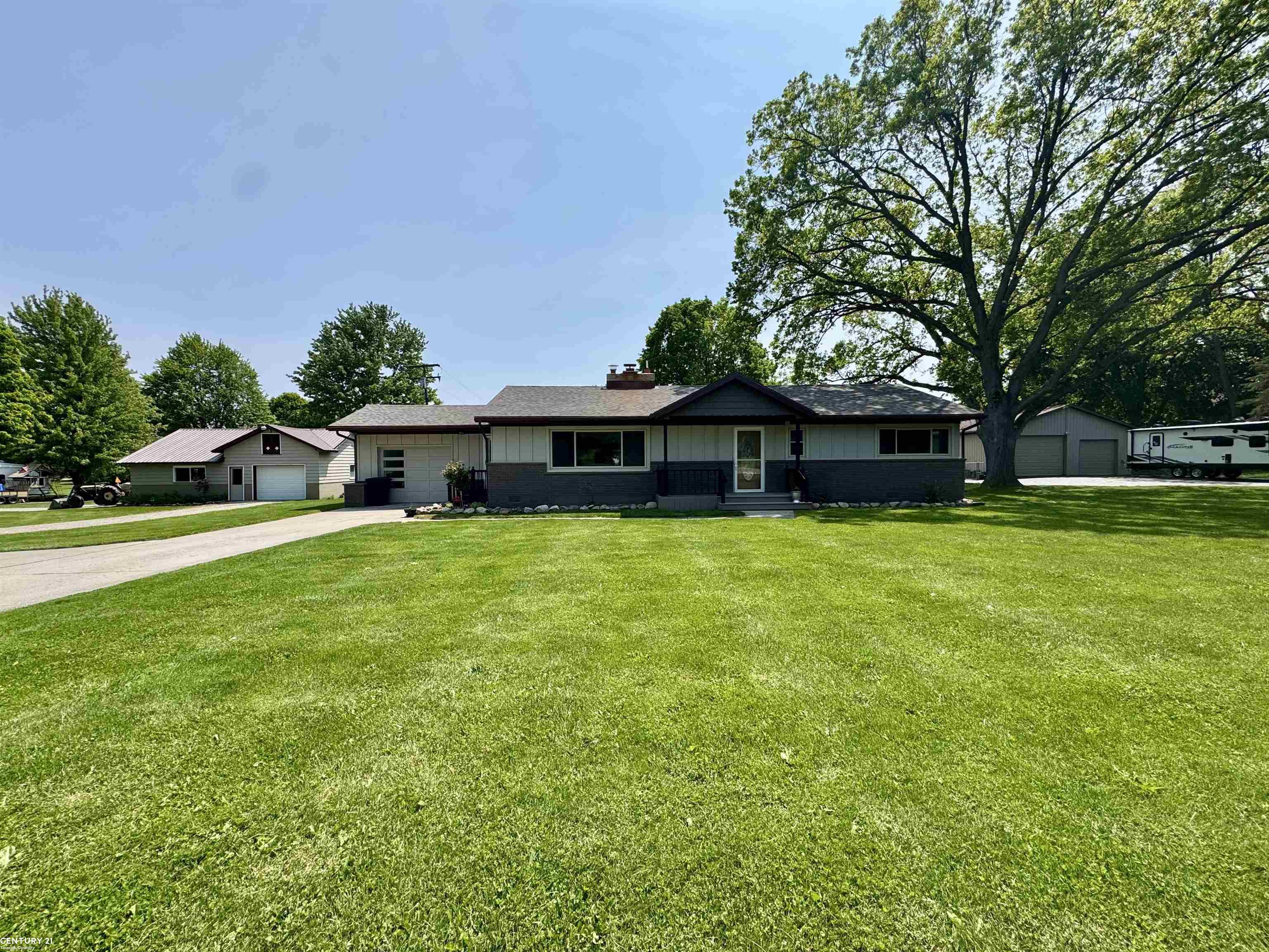 11965 Yale Road Yale, MI 48097 - Photo 2 of 33