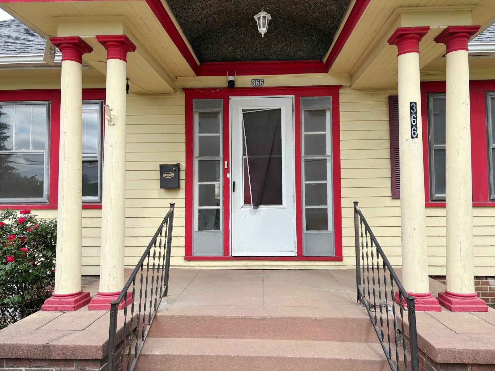 366 Bank Bridgeton, NJ 08302 - Photo 2 of 25