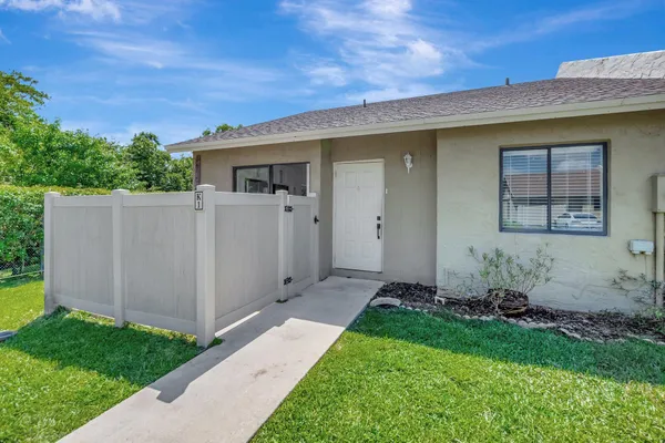 $2,500 | 10323 Boca Bend West, Unit K1, Boca Raton, FL 33428