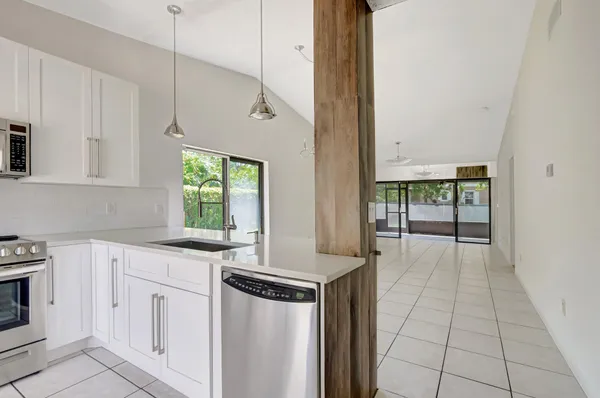 $2,500 | 10323 Boca Bend West, Unit K1, Boca Raton, FL 33428