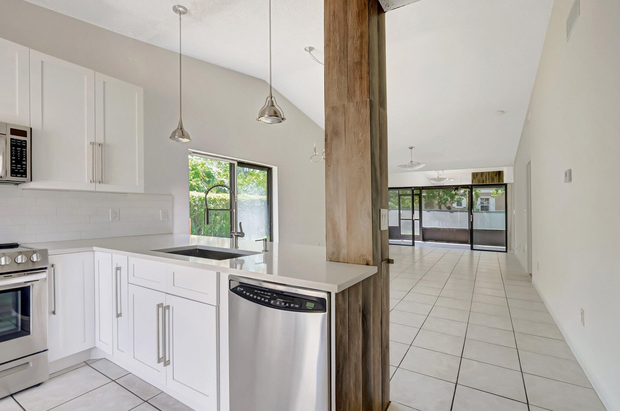 10323 Boca Bend West, Unit K1 Boca Raton, FL 33428 - Photo 5 of 29 5-web-or-mls-DSC_0576