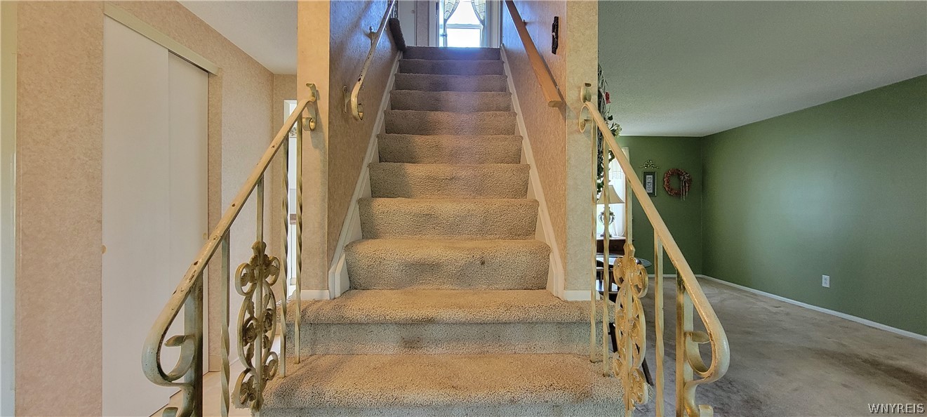 7053 Old English Road Lockport Town, NY 14094 - Photo 14 of 40