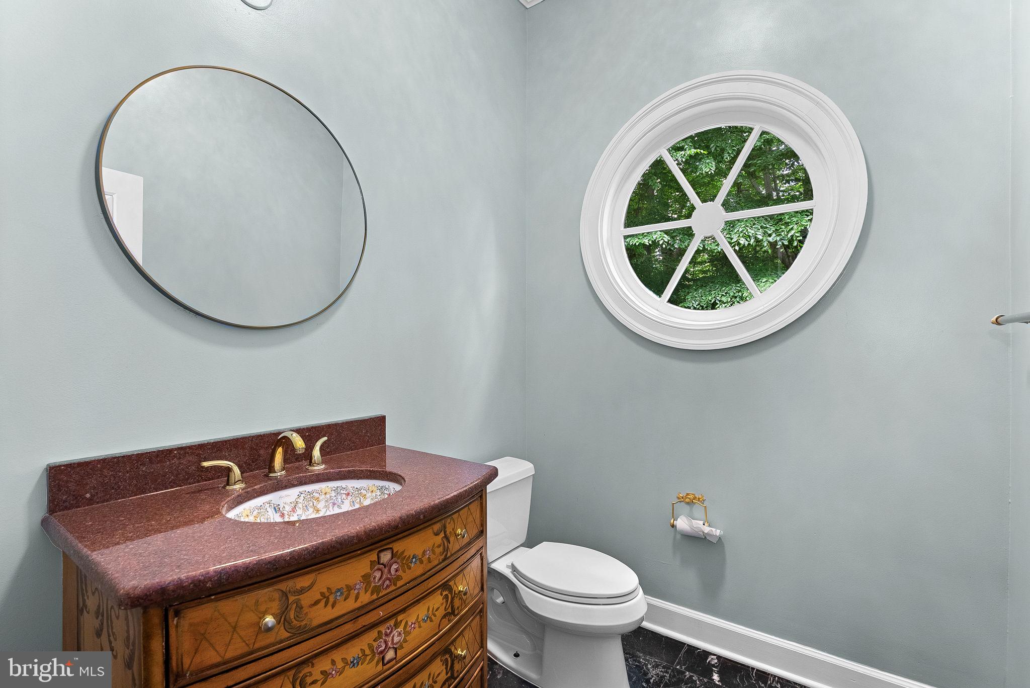 190 Falcon Ridge Road Great Falls, VA 22066 - Photo 12 of 122 Main Level Powder Room