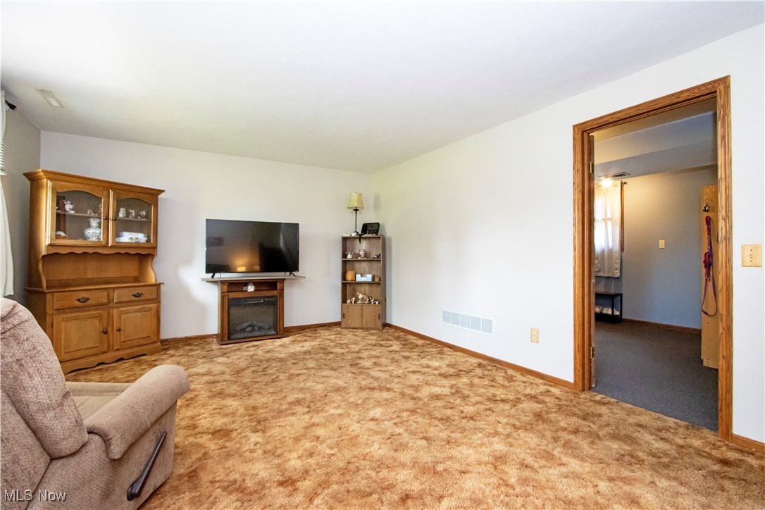 2255 East Messner Road Wooster, OH 44691 - Photo 19 of 36 Family Room with view of Mudroom