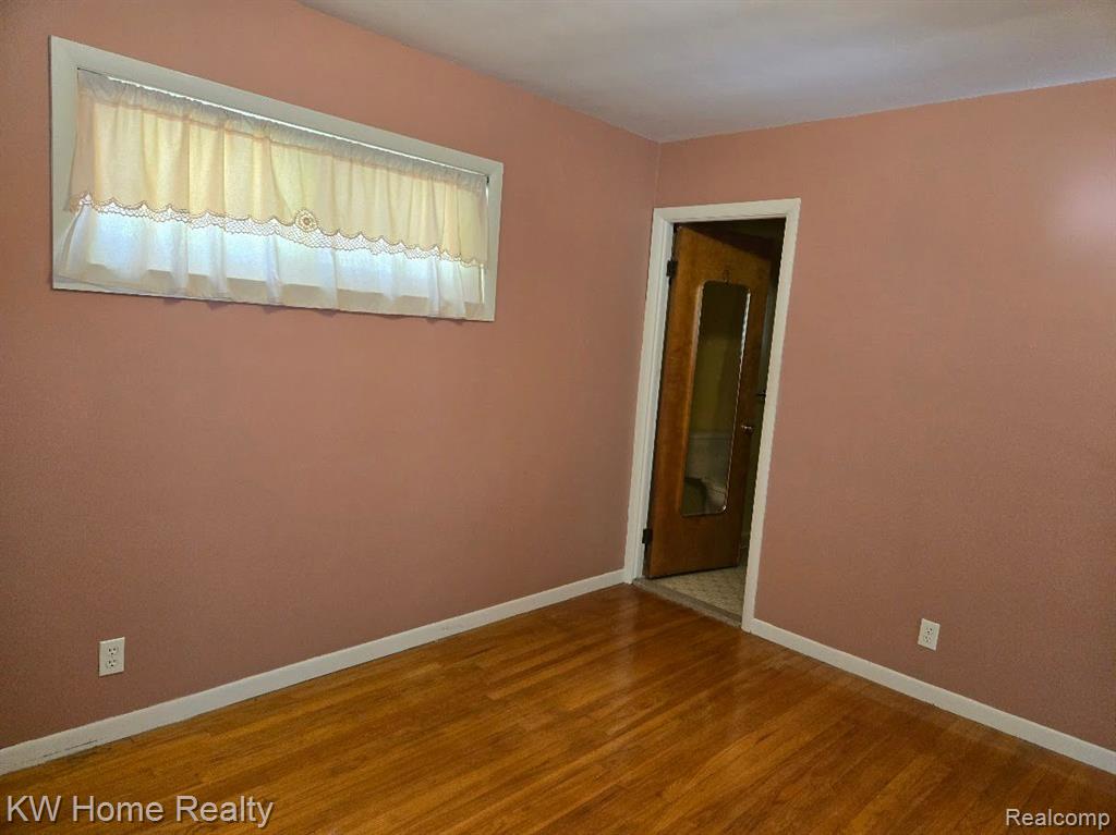 28401 Hawberry Road Farmington Hills, MI 48331 - Photo 15 of 34