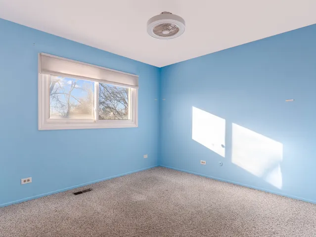 $350,000 | 1655 Trafalgar Lane, Aurora, IL 60504