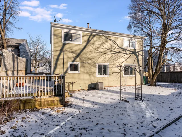 $350,000 | 1655 Trafalgar Lane, Aurora, IL 60504