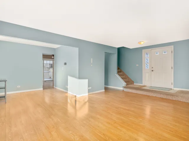 $350,000 | 1655 Trafalgar Lane, Aurora, IL 60504