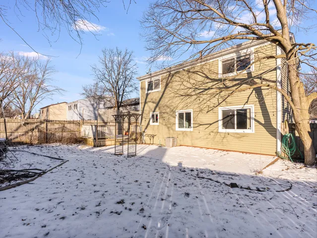 $350,000 | 1655 Trafalgar Lane, Aurora, IL 60504