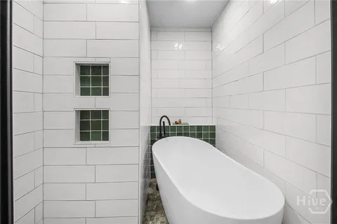 $525,000 | 712 Columbus Drive, Savannah, GA 31405