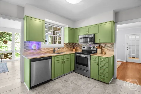 $525,000 | 712 Columbus Drive, Savannah, GA 31405