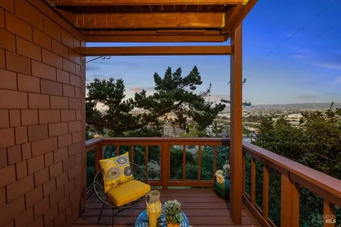 $719,000 | 204 Water Street, Point Richmond, CA 94801