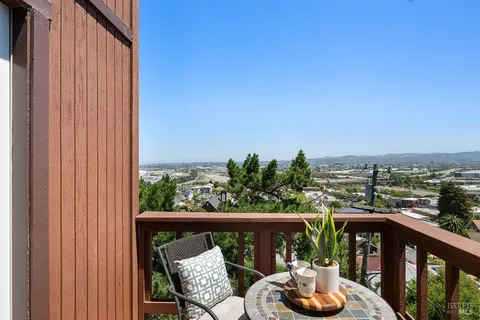 $719,000 | 204 Water Street, Point Richmond, CA 94801