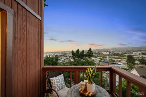 $719,000 | 204 Water Street, Point Richmond, CA 94801