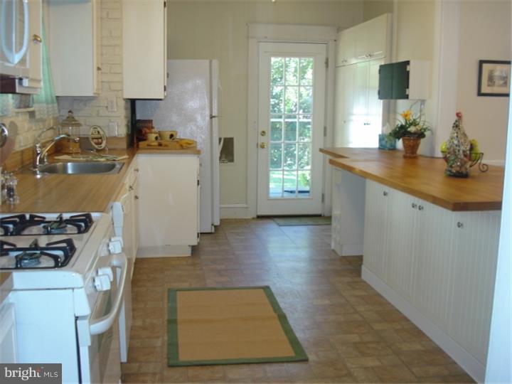 805 East Darby Road Havertown, PA 19083 - Photo 14 of 25 Kitchen