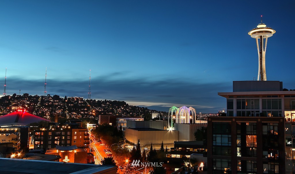 2929 1st Avenue, Unit PH7 Seattle, WA 98121 - Photo 2 of 23