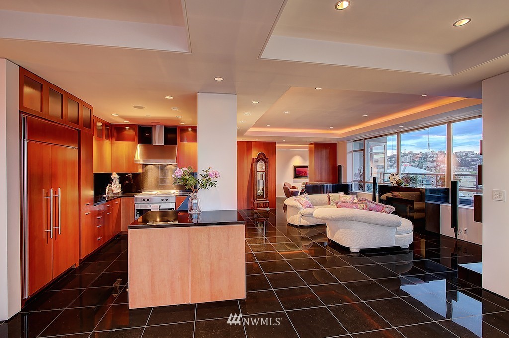 2929 1st Avenue, Unit PH7 Seattle, WA 98121 - Photo 6 of 23