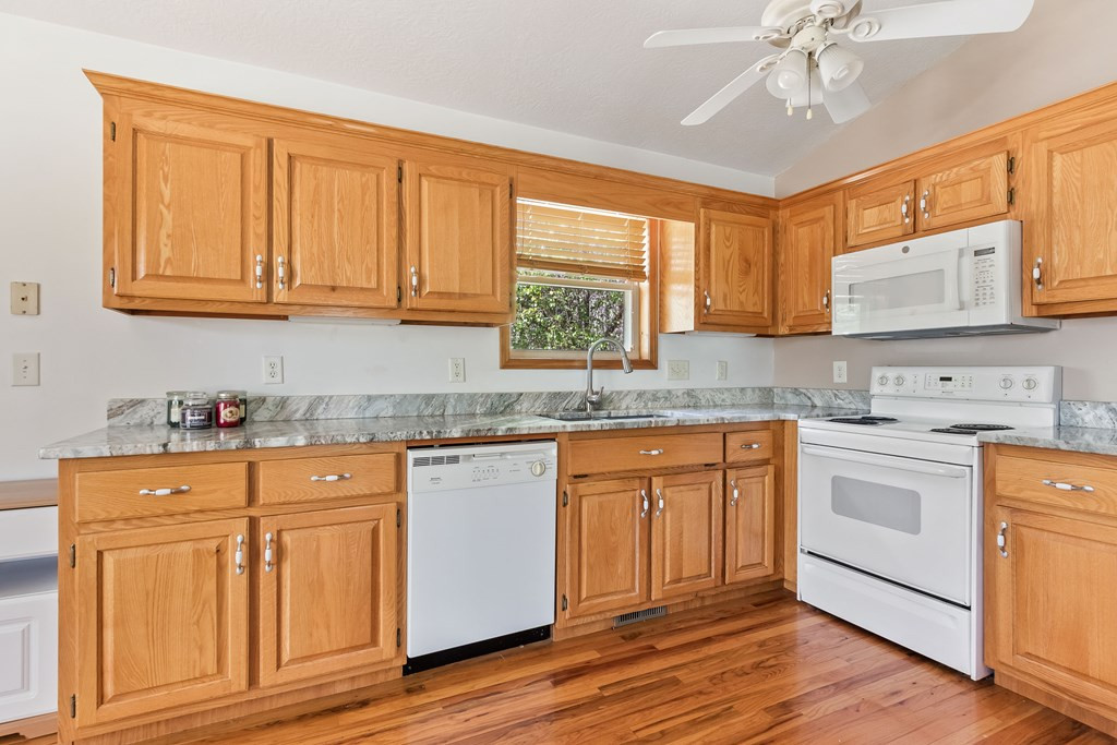 160 Setting Sun Lane Murphy, NC 28906 - Photo 11 of 64