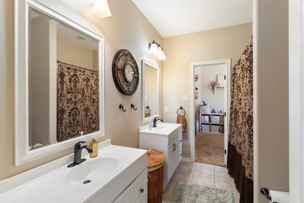 $575,000 | 638 Oak Tree Lane, Franklin, TX 77856