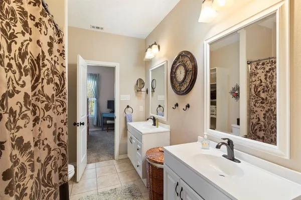 $575,000 | 638 Oak Tree Lane, Franklin, TX 77856