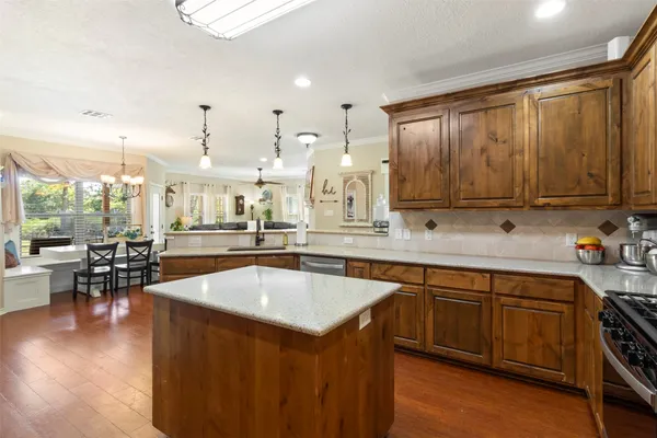 $575,000 | 638 Oak Tree Lane, Franklin, TX 77856