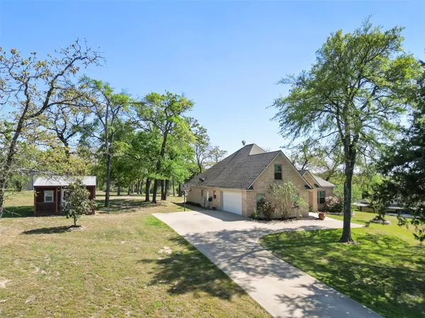 $575,000 | 638 Oak Tree Lane, Franklin, TX 77856