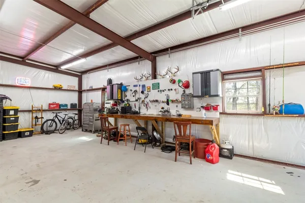 $575,000 | 638 Oak Tree Lane, Franklin, TX 77856