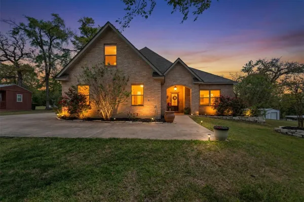 $575,000 | 638 Oak Tree Lane, Franklin, TX 77856