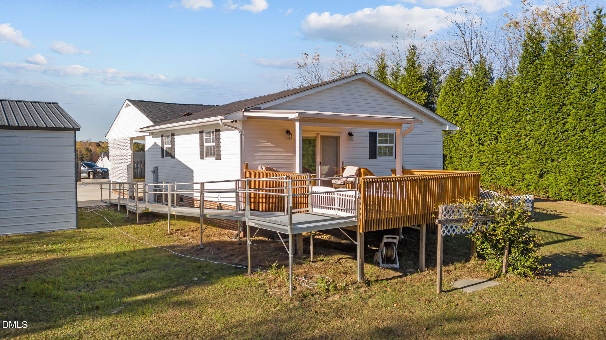 353 North Pleasant Coates Road Benson, NC 27504 - Photo 12 of 53