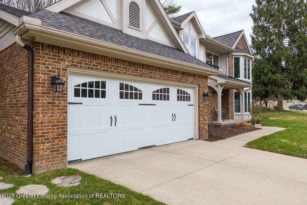 2532 Dustin Road Okemos, MI 48864 - Photo 51 of 60 2532 Dustin. Garage