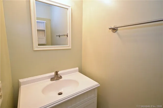 $1,600 | 140 Hamden Avenue, Unit C, Waterbury, CT 06704