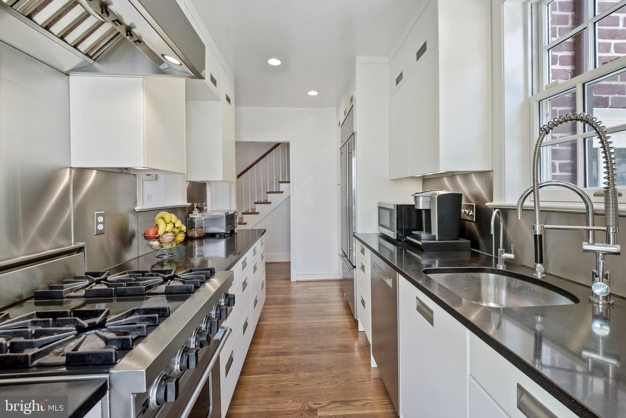 7506 Glendale Road Chevy Chase, MD 20815 - Photo 12 of 35