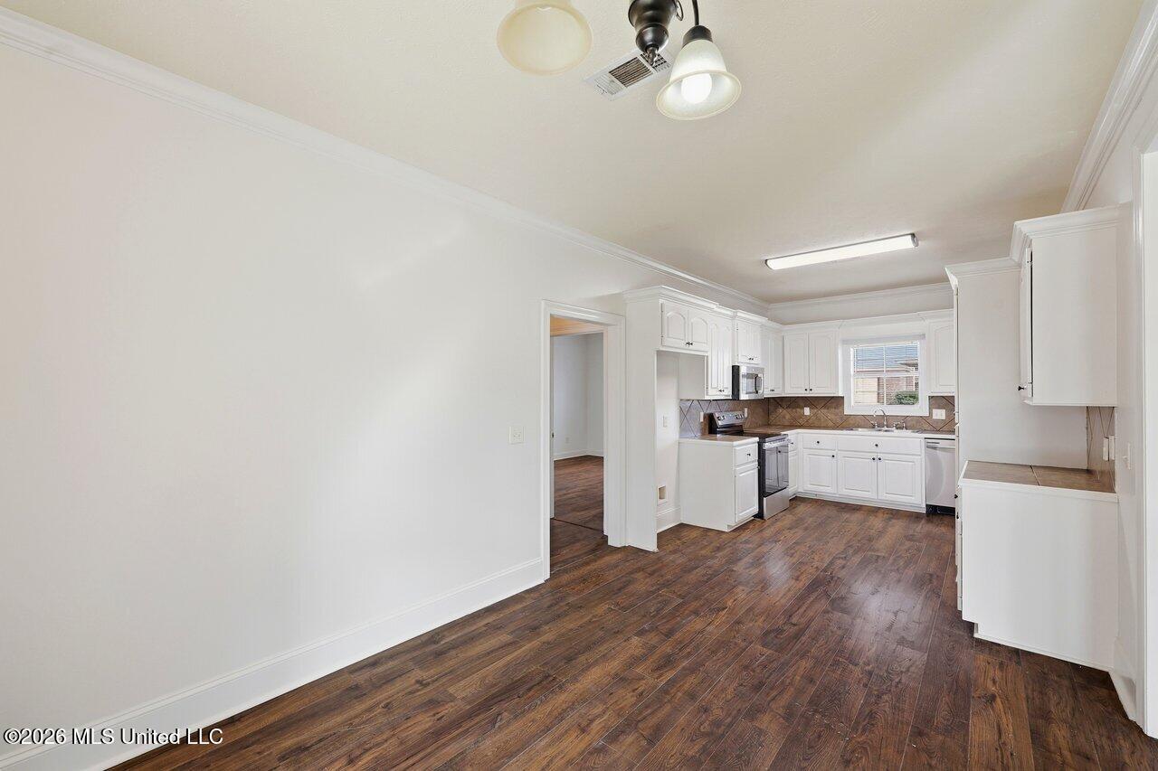 115 Harvey Circle Canton, MS 39046 - Photo 16 of 35 115 Harvey Cir Home Tours MS 16