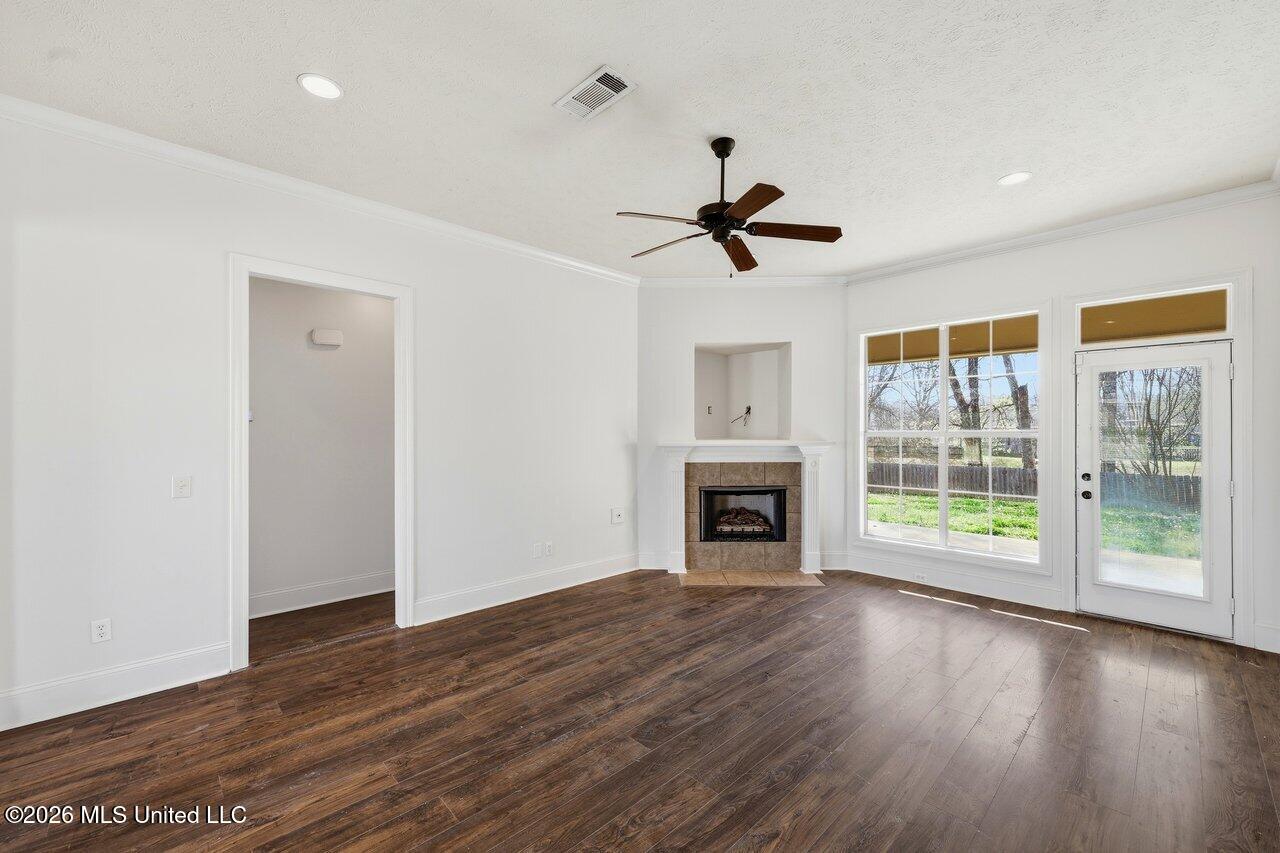 115 Harvey Circle Canton, MS 39046 - Photo 8 of 35 115 Harvey Cir Home Tours MS 8