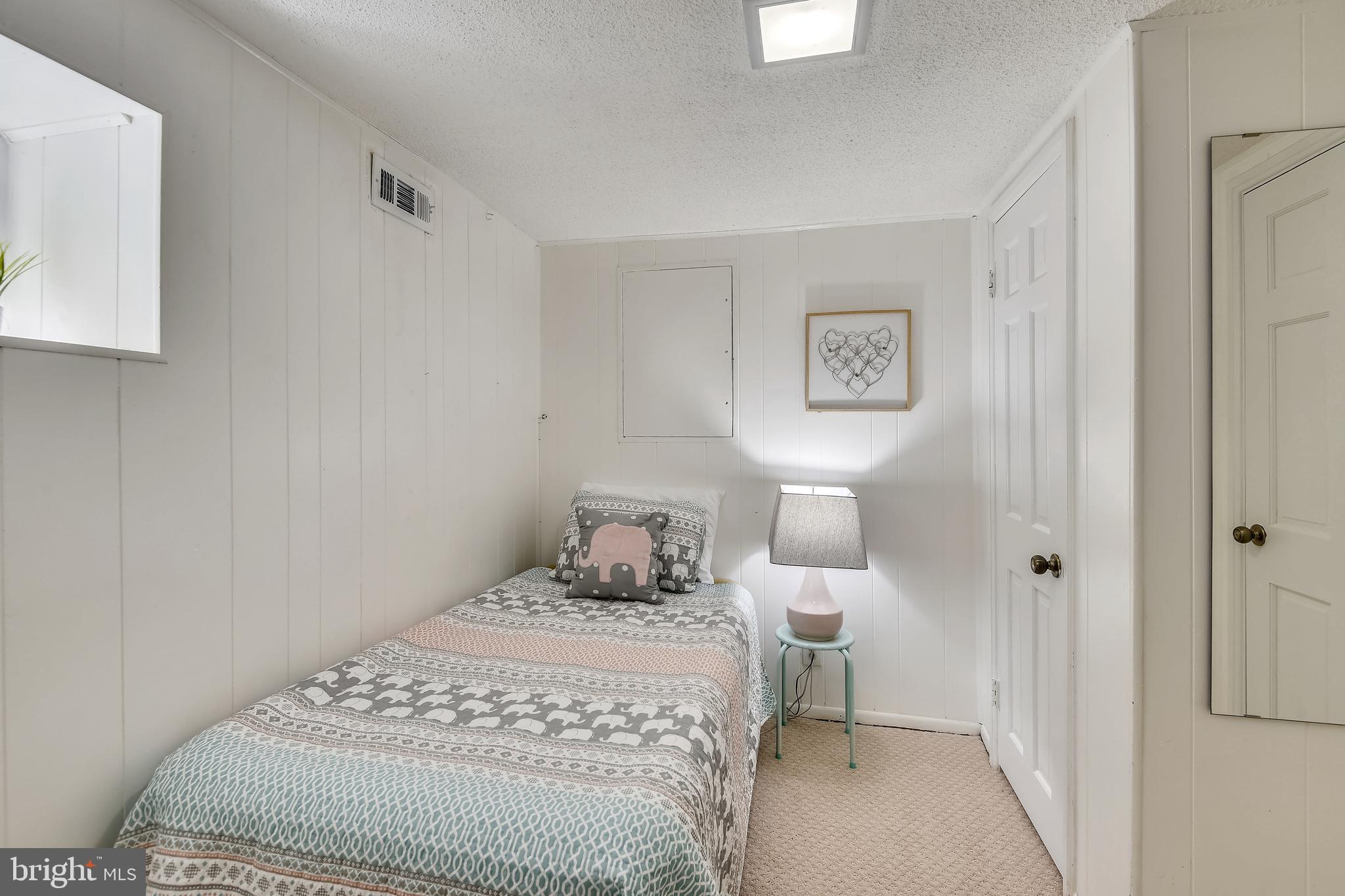 4847 27th Road South Arlington, VA 22206 - Photo 22 of 36 Has closet & ensuite access to full bathroom