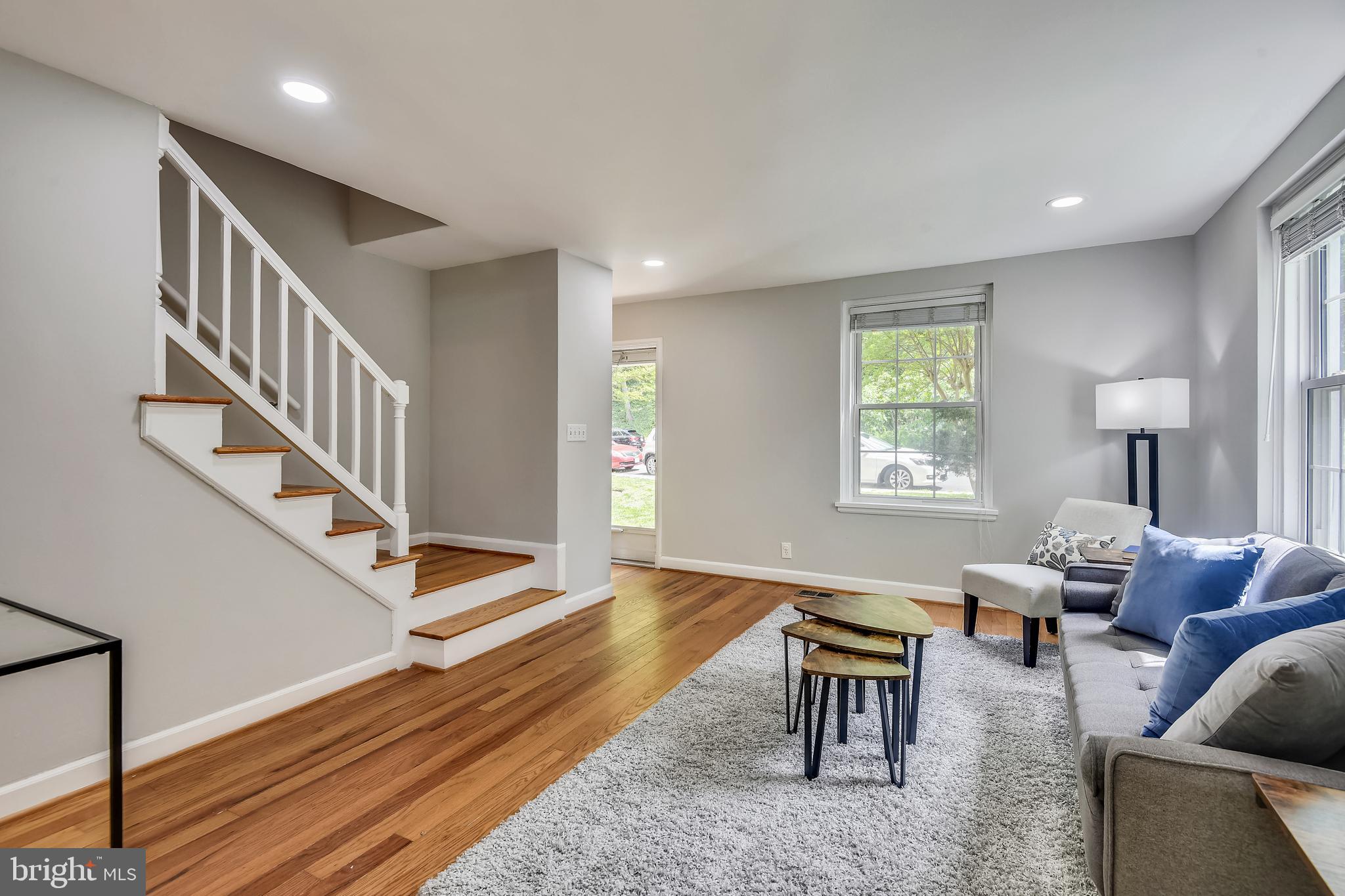 4847 27th Road South Arlington, VA 22206 - Photo 5 of 36 Fresh paint throughout!