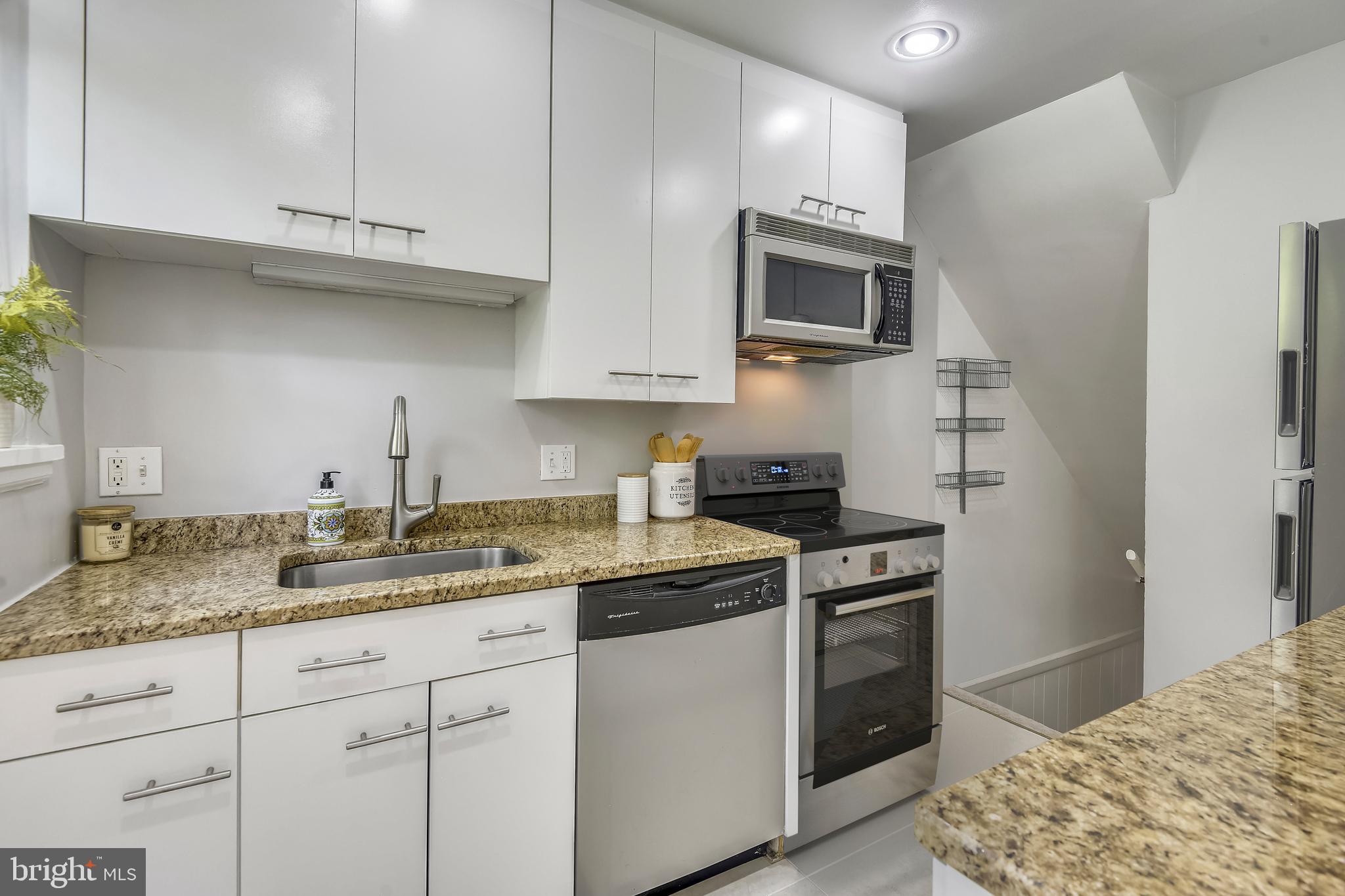 4847 27th Road South Arlington, VA 22206 - Photo 8 of 36 New SS dishwasher, stove & microwave!