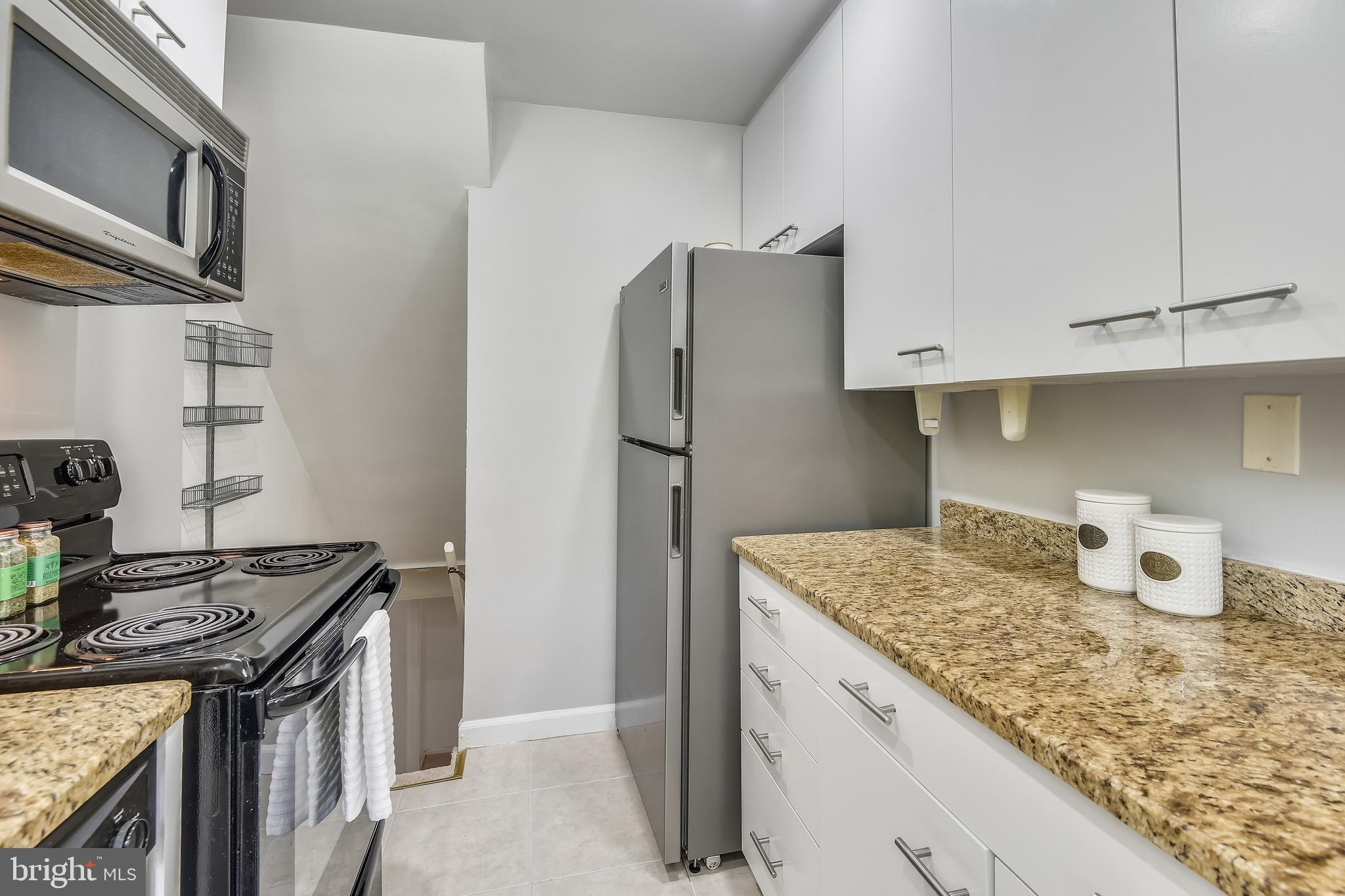 4847 27th Road South Arlington, VA 22206 - Photo 9 of 36 Granite countertops